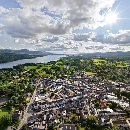 Detached 3 Bedroom Just 1km From